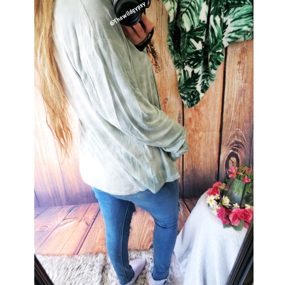 NWT | American Eagle Ultra soft long sleeve 🌿 - Picture 6 of 8